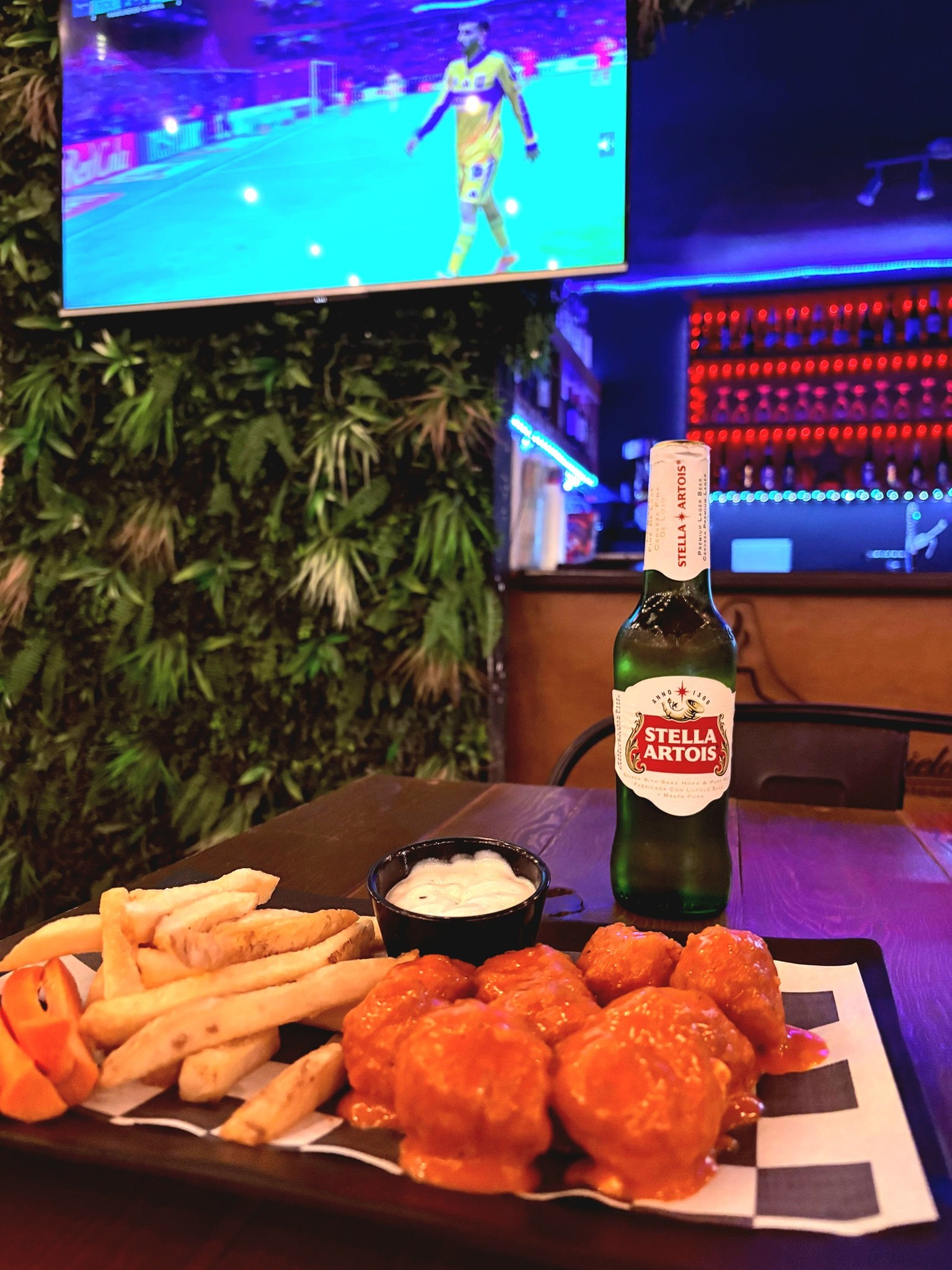 Promoción Boneless y Cerveza Stella Artois